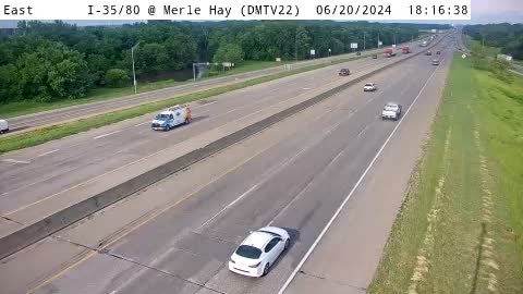 Traffic Cam DM - I-35/80 @ Merle Hay (22)