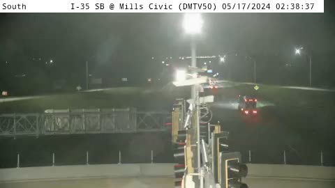 Traffic Cam DM - I-35 @ Mills Civic (50)