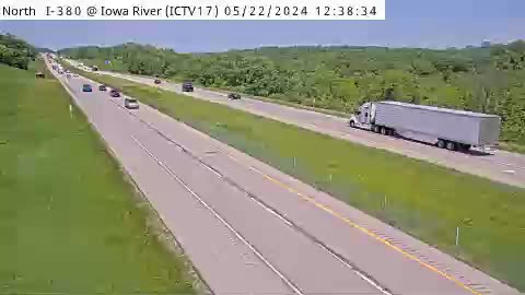 Traffic Cam IC - I-380 @ Iowa River (17)