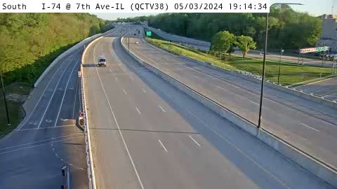 camera snapshot for QC - I-74 @ 7th Ave-IL (38)